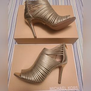 MK Metallic Leather Heal